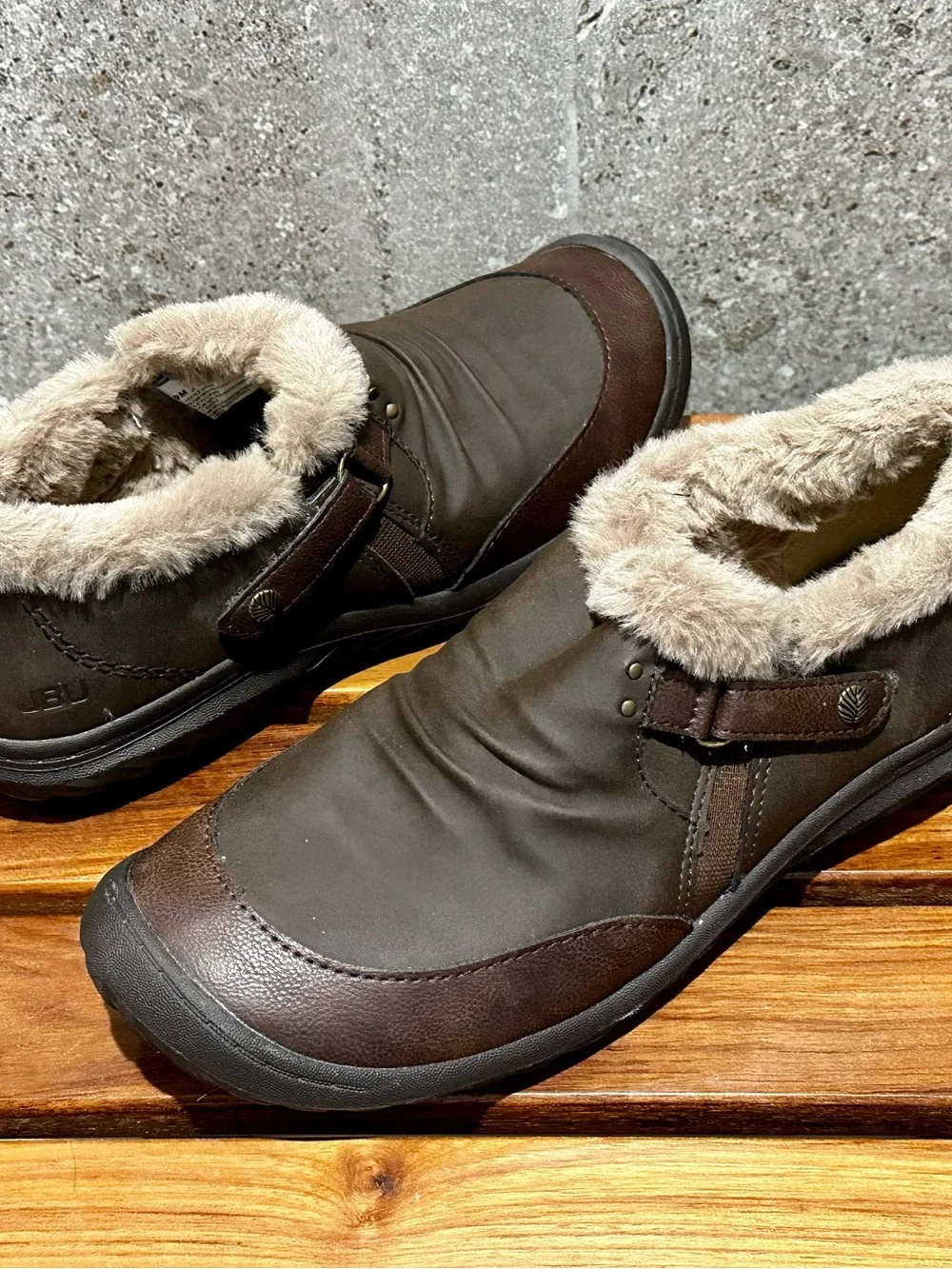 JBU Women’s 9 Brown Faux-Fur Lined Slip-On Boots
